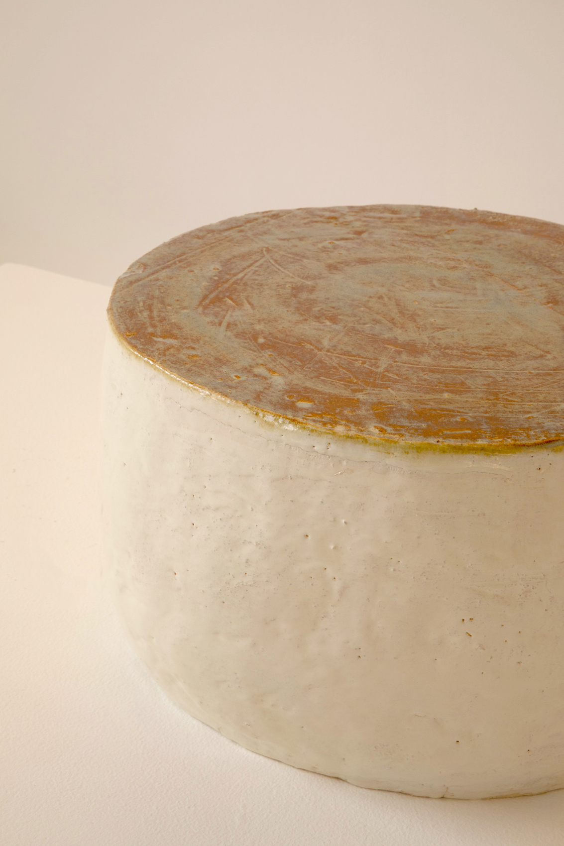 CreamRoundTable2